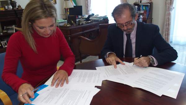 Convenio Málaga Acoge y Colegio de Abogados Convenio Málaga Acoge y Colegio de Abogados