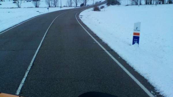 Carretera con nieve Carretera con nieve