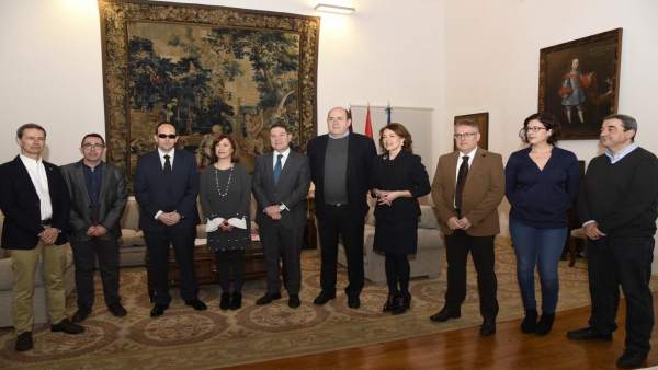 Reunión entre la Junta y representantes del Tercer Sector de C-LM Reunión entre la Junta y representantes del Tercer Sector de C-LM