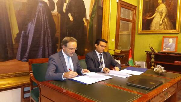 El consejero de Fomento, Felipe López, y el alcalde de Granada, Francisco Cuenca El consejero de Fomento, Felipe López, y el alcalde de Granada, Francisco Cuenca
