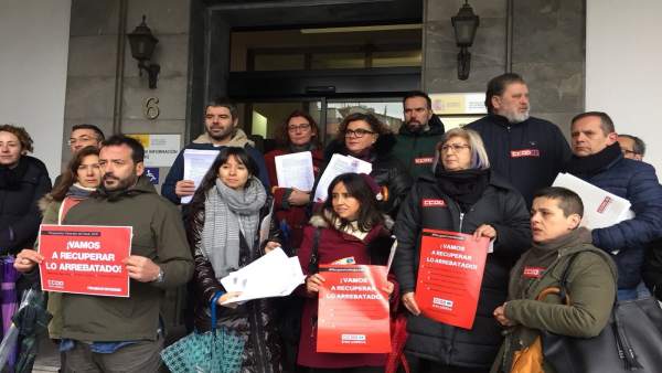CCOO entrega firmas CCOO entrega firmas