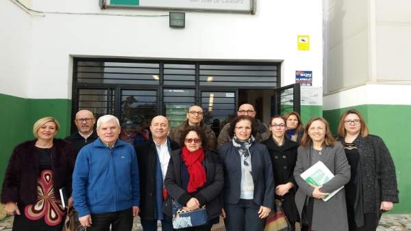 Fernández visita el CEIP San José de Calasanz Fernández visita el CEIP San José de Calasanz