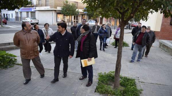 Beltrán Pérez visita el barrio Virgen de los Reyes Beltrán Pérez visita el barrio Virgen de los Reyes
