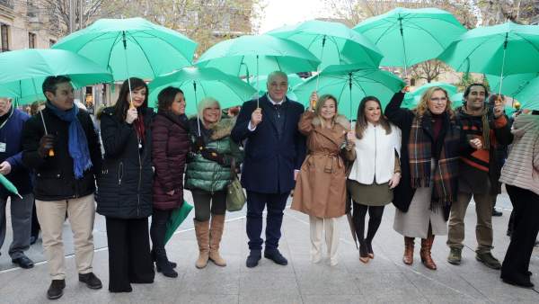 Las instituciones con la Asociación Española contra el Cáncer Las instituciones con la Asociación Española contra el Cáncer