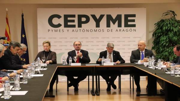 Lambán asite a una reunión de la Junta Directiva de CEPYME Aragón. Lambán asite a una reunión de la Junta Directiva de CEPYME Aragón.