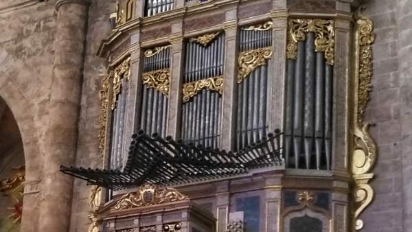 El órgano restaurado de la parroquia de la Santa Creu El órgano restaurado de la parroquia de la Santa Creu