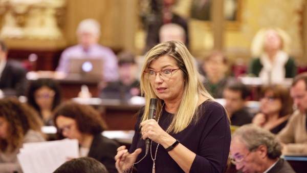 Patricia Gómez en el pleno del Parlament Patricia Gómez en el pleno del Parlament