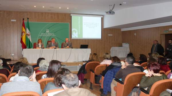 2 Fotos Junta (Jornadas Renta Mínima) 2 Fotos Junta (Jornadas Renta Mínima)