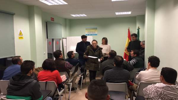 Entrega de ayudas a jóvenes agricultores. Entrega de ayudas a jóvenes agricultores.