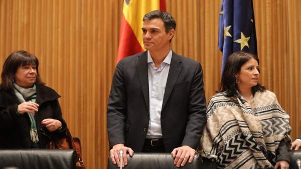 Pedro Sánchez, Micaela Navarro y Adriana Lastra en la reunión del Grupo del PSOE Pedro Sánchez, Micaela Navarro y Adriana Lastra en la reunión del Grupo del PSOE