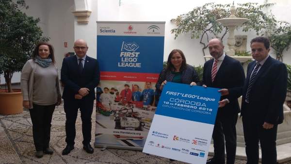 Autoridades en la presentación de la First Lego League Autoridades en la presentación de la First Lego League