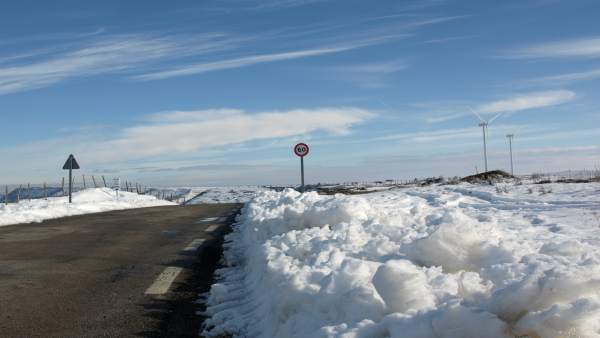 Carretera con nieve Carretera con nieve