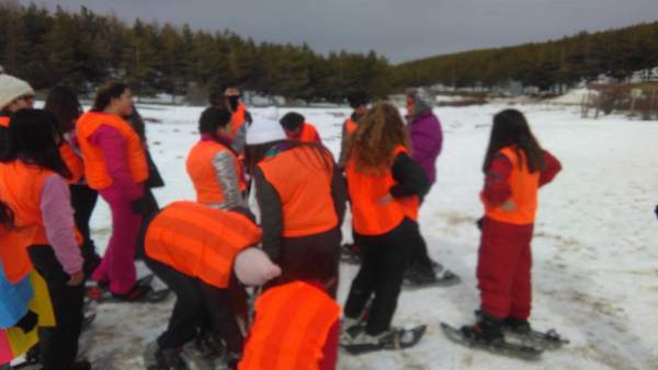 Un centenar de jóvenes de Cantoria disfrutan de la nieve en Puerto de la Ragua. Un centenar de jóvenes de Cantoria disfrutan de la nieve en Puerto de la Ragua.