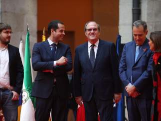 Aguado y Ángel Gabilondo en el acto del Día de la Constitución en la Comunidad
