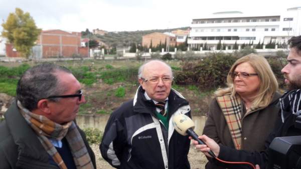 Visita a las obras que ejecuta la CHG en el arroyo Pontanilla. Visita a las obras que ejecuta la CHG en el arroyo Pontanilla.