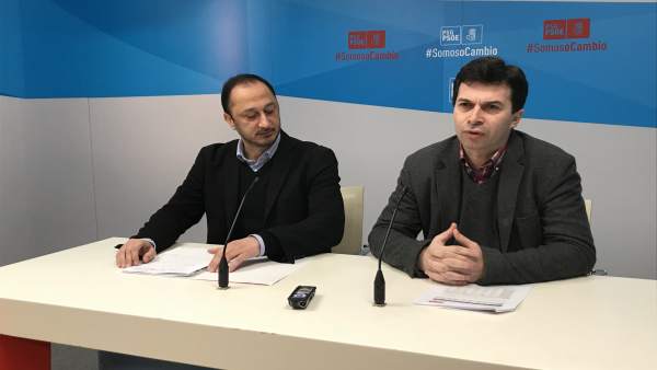 Alfonso Rodríguez Gómez de Celis y Gonzalo Caballero en la rueda de prensa Alfonso Rodríguez Gómez de Celis y Gonzalo Caballero en la rueda de prensa