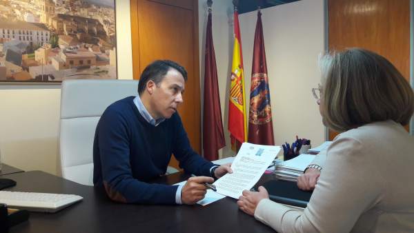 EL ALCALDE DE LORCA A LA IZQUIERDA EL ALCALDE DE LORCA A LA IZQUIERDA