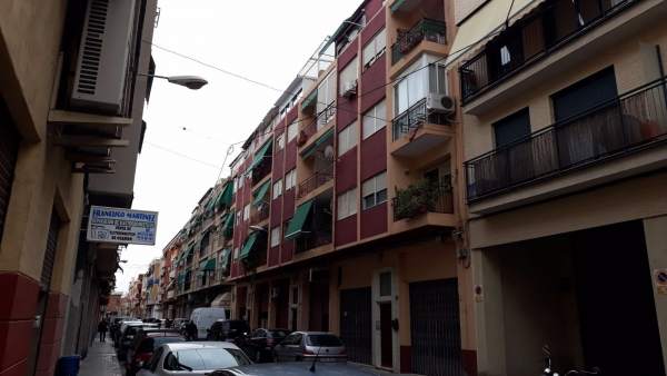 Ingressa en un centre de menors l'adolescent de 14 anys que va apunyalar mortalment el seu germà de 19 a Alacant Ingressa en un centre de menors l'adolescent de 14 anys que va apunyalar mortalment el seu germà de 19 a Alacant