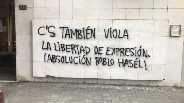 Pintada que ha aparecido en la sede de Ciudadanos en Lleida Pintada que ha aparecido en la sede de Ciudadanos en Lleida