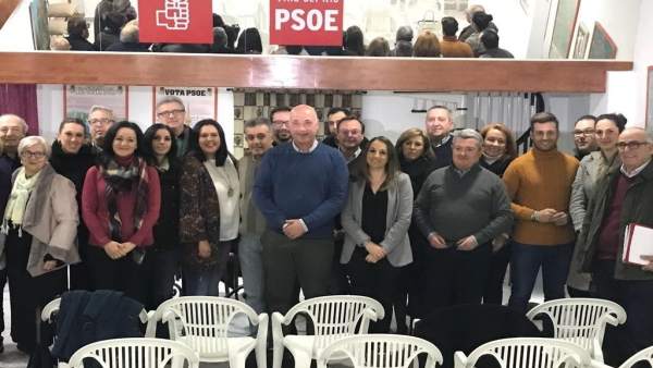 Ruiz (centro) en la reunión de la mesa comarcal Ruiz (centro) en la reunión de la mesa comarcal