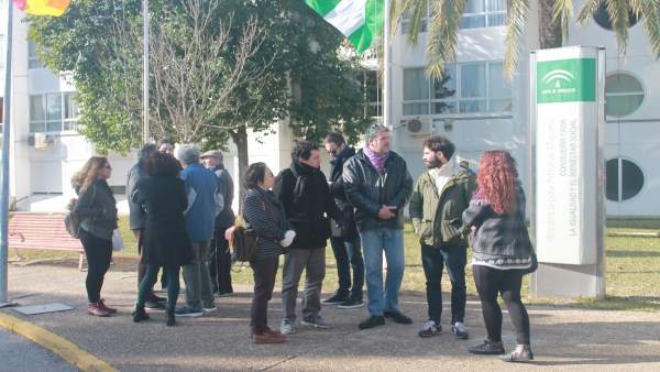 Concentraria en el traslado de los usuarios a la nueva residencia Concentraria en el traslado de los usuarios a la nueva residencia