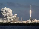 SpaceX lanza con éxito el Falcon Heavy, el cohete más potente del mundo