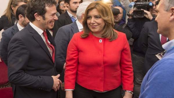 José María González 'Kichi' y Susana Díaz antes de su reunión en el Ayuntamiento José María González 'Kichi' y Susana Díaz antes de su reunión en el Ayuntamiento