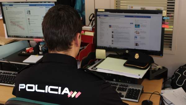 La Policía Nacional La Policía Nacional