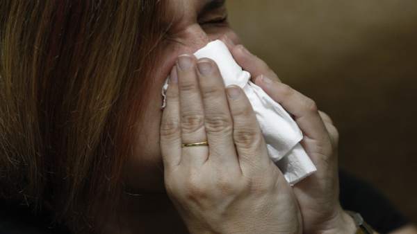 Gripe, resfriado, constipado, constiparse, mujer tosiendo, toser, tos Gripe, resfriado, constipado, constiparse, mujer tosiendo, toser, tos