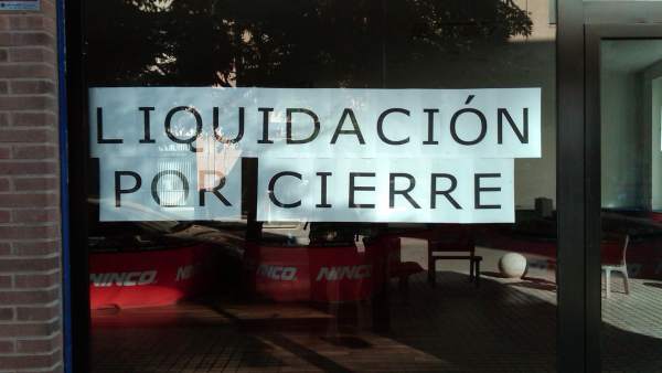 Cartel de liquidación por cierre Cartel de liquidación por cierre