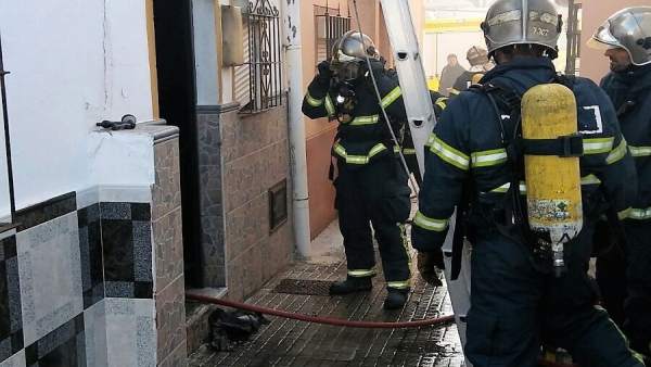 Bomberos actúan en incendio de vivienda en Jerez Bomberos actúan en incendio de vivienda en Jerez