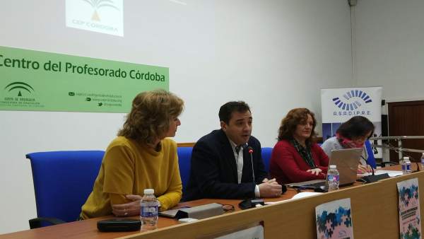 López interviene durante la inauguración del encuentro López interviene durante la inauguración del encuentro