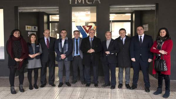 Ceniceros con el secretario general de YMCA Ceniceros con el secretario general de YMCA