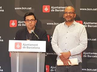 El teniente de alcalde Gerardo Pisarello y el comisionado Miquel Àngel Essomba.