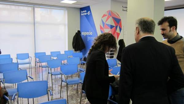 Nuevo Espacio Joven de Ibercaja, en la Biblioteca José Sinués de Zaragoza Nuevo Espacio Joven de Ibercaja, en la Biblioteca José Sinués de Zaragoza