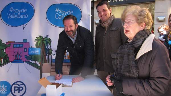José María Bellido y Adolfo Molina en la campaña '#NoMeToquesLasCalles' José María Bellido y Adolfo Molina en la campaña '#NoMeToquesLasCalles'