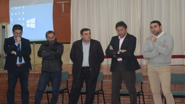 2 Fotos Junta (Programa Recreo) 2 Fotos Junta (Programa Recreo)