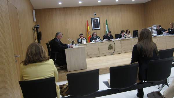 Juicio a la expresidenta y la exsecretaria de la UMEC Juicio a la expresidenta y la exsecretaria de la UMEC