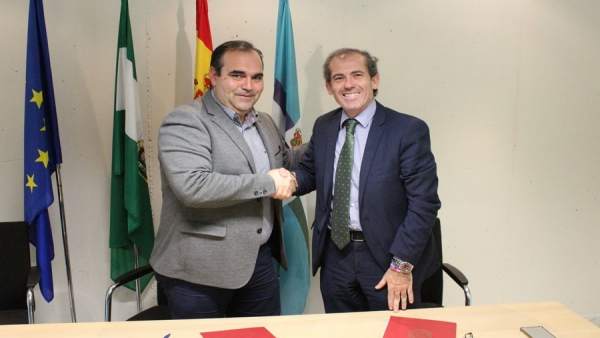 Felix Lozano Pizarra alcalde con decano colegio abogados Francisco Javier Lara Felix Lozano Pizarra alcalde con decano colegio abogados Francisco Javier Lara