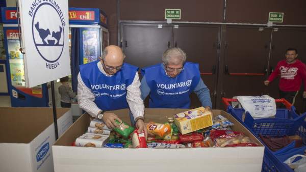 Voluntarios del Banco de Alimentos de Huelva. Voluntarios del Banco de Alimentos de Huelva.