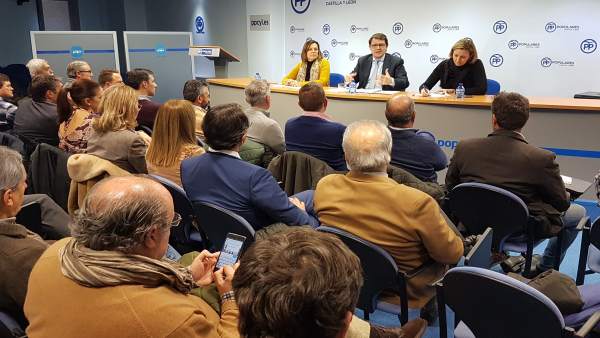 Valladolid.- Un momento del encuentro en la sedel del PP Valladolid.- Un momento del encuentro en la sedel del PP
