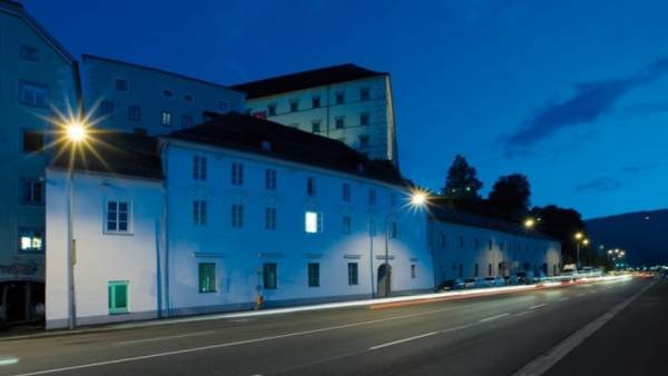 Residencia en la ciudad austriaca de Linz. Residencia en la ciudad austriaca de Linz.