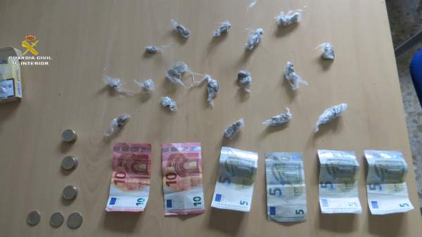 Dinero y droga incautada en Jimena Dinero y droga incautada en Jimena