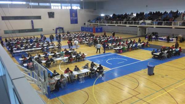 Más de 300 personas han participado en las pruebas de ajedrez en el Moisés Ruiz. Más de 300 personas han participado en las pruebas de ajedrez en el Moisés Ruiz.