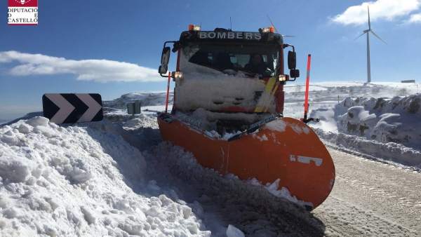Efectivos del Consorcio trabajando en carreteras de Castellón Efectivos del Consorcio trabajando en carreteras de Castellón