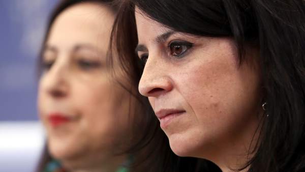 Margarita Robles, portavoz del PSOE en el Congreso, y Adriana Lastra, vicesecretaria general del partido. Margarita Robles, portavoz del PSOE en el Congreso, y Adriana Lastra, vicesecretaria general del partido.