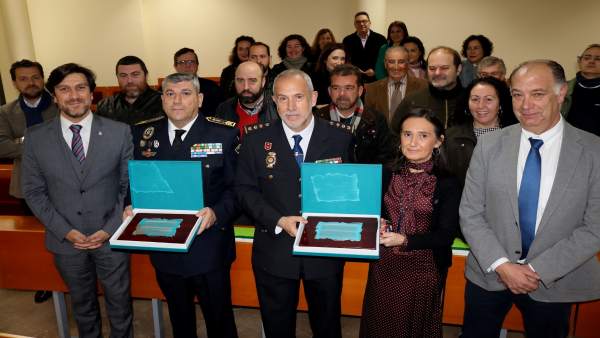 CECA Comercio reconoce la labor de la Policía Local y Nacional. CECA Comercio reconoce la labor de la Policía Local y Nacional.