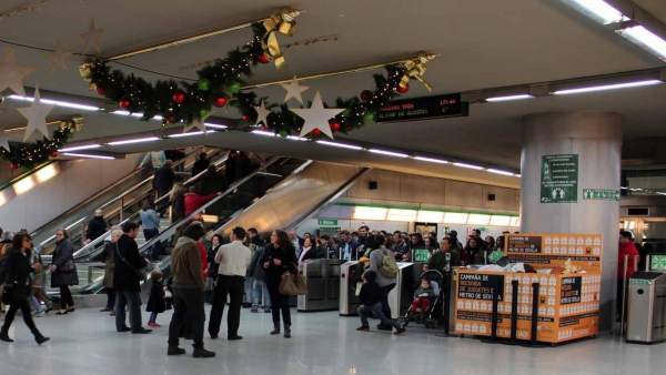 Usuarios de Metro de Sevilla Usuarios de Metro de Sevilla
