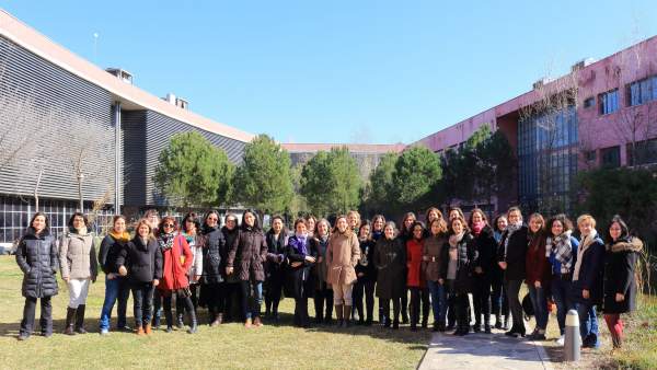 Profesoras celebrando el Día Internacional de la Mujer y la Ciencia Profesoras celebrando el Día Internacional de la Mujer y la Ciencia