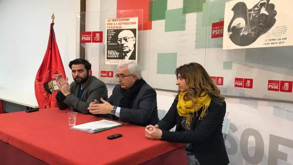 Jiménez Barrios con Fran González en el PSOE de Cádiz Jiménez Barrios con Fran González en el PSOE de Cádiz